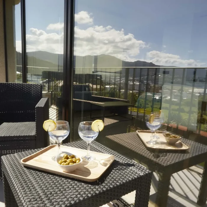 arumes-do-mar-e-motana-turismo-rural-apartamentos-turisticos-viveiro-covas-marina-lucense-apartamento-vista-mar-superior-con-balcon-12-min