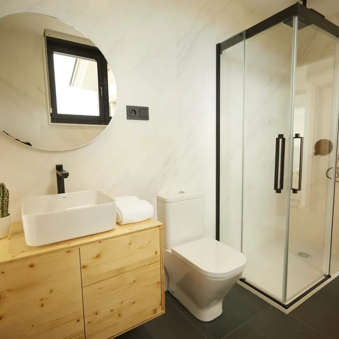 arumes-do-mar-e-motana-turismo-rural-apartamentos-turisticos-viveiro-covas-marina-lucense-apartamento-vista-mar-superior-con-balcon-8-min