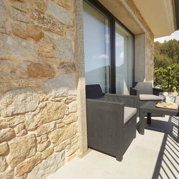 arumes-do-mar-e-motana-turismo-rural-apartamentos-turisticos-viveiro-covas-marina-lucense-apartamento-vista-mar-terraza-10-min