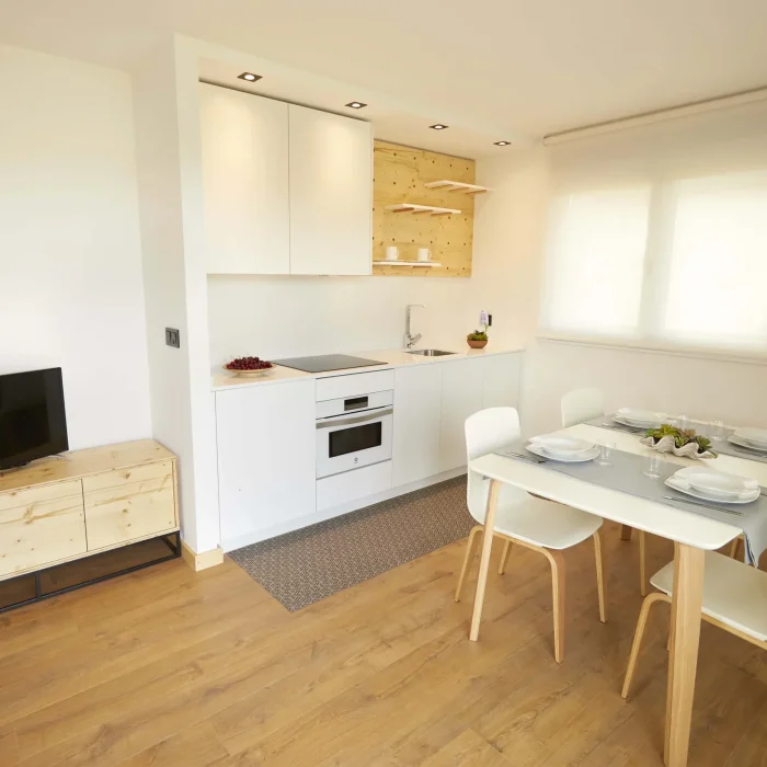 arumes-do-mar-e-motana-turismo-rural-apartamentos-turisticos-viveiro-covas-marina-lucense-apartamento-vista-mar-terraza-3-min